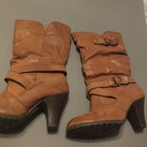 NWOT Apt 9-9 med boots